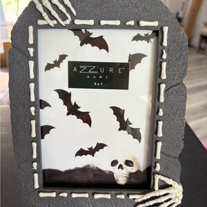 Black Picture Frame Accents for Halloween